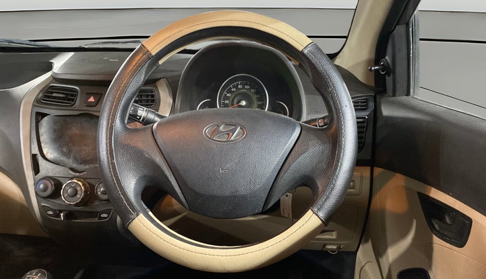 2013 Hyundai Eon MAGNA +, Petrol, Manual, 14,064 km, Steering Wheel Close Up