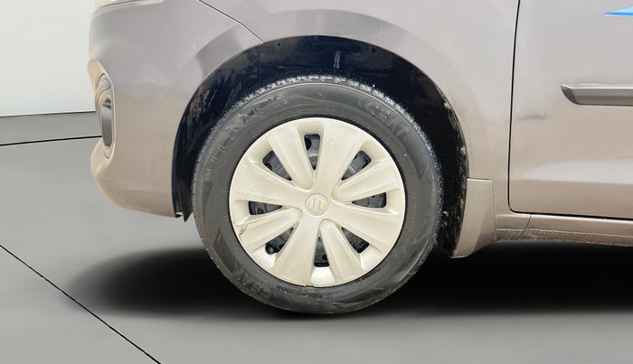 2016 Maruti Ertiga VXI, Petrol, Manual, 92,928 km, Left Front Wheel