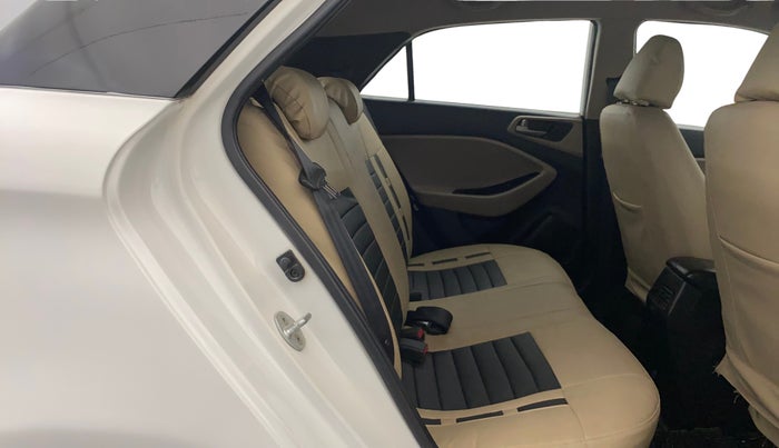 2016 Hyundai Elite i20 ASTA 1.2, Petrol, Manual, 82,901 km, Right Side Rear Door Cabin