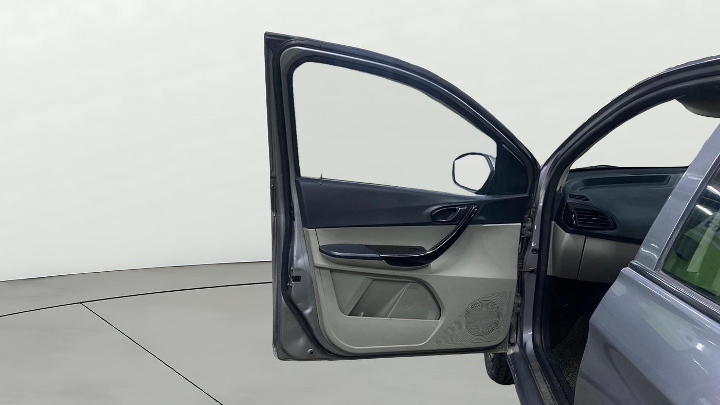 2019 Tata Tiago XT PETROL, Petrol, Manual, 72,414 km, LHS Front Door