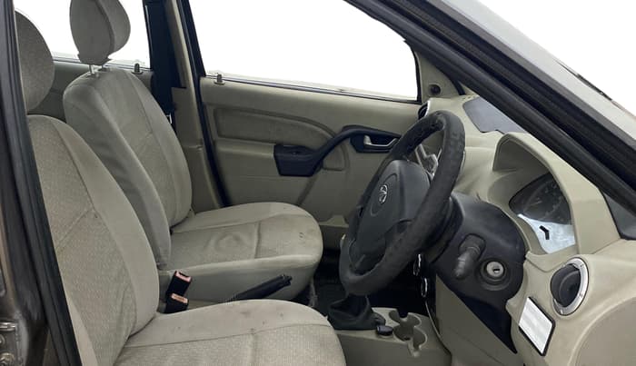2012 Mahindra Verito 1.5 D4, Diesel, Manual, 89,640 km, Right Side Front Door Cabin