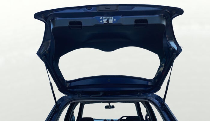 2021 Maruti Swift VXI, Petrol, Manual, 51,813 km, Boot Door Open