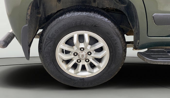 2017 Mahindra TUV300 T8, Diesel, Manual, 75,303 km, Right Rear Wheel