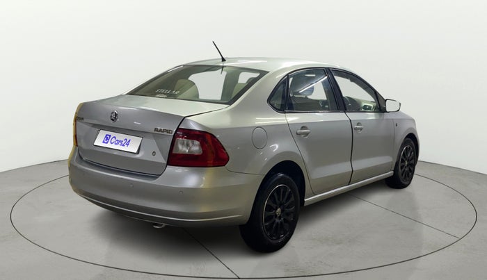 2015 Skoda Rapid 1.5 TDI CR AMBITION PLUS, Diesel, Manual, 1,28,085 km, Right Back Diagonal