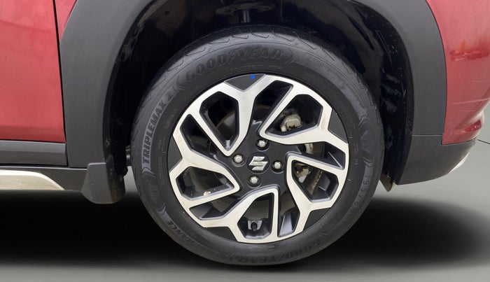 2023 Maruti FRONX ALPHA 1.0L TURBO 6 AT DUAL TONE, Petrol, Automatic, 33,999 km, Right Front Wheel