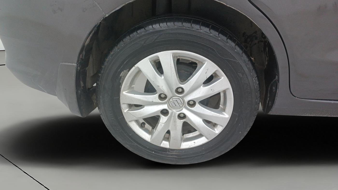 2017 Maruti Ertiga ZXI, Petrol, Manual, 1,20,904 km, Right Rear Wheel