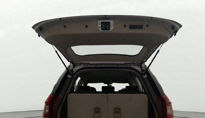 2016 Mahindra XUV500 W6 AT 1.99, Diesel, Automatic, 44,518 km, Boot Door Open