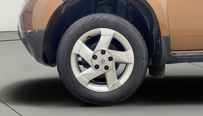 2014 Renault Duster 85 PS RXL DIESEL (OPT), Diesel, Manual, 1,26,494 km, Left Front Wheel