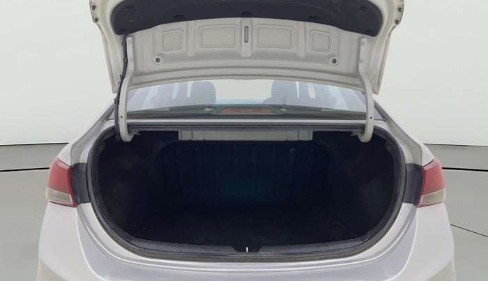 2017 Hyundai Verna 1.6 EX CRDI, Diesel, Manual, 1,33,554 km, Boot Open Zoomed View