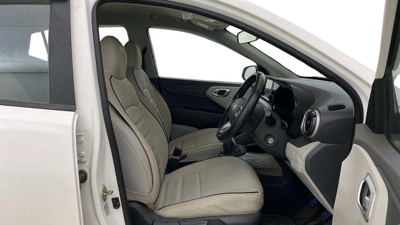 2024 Hyundai GRAND I10 NIOS Sportz 1.2 HY-CNG Duo, CNG, Manual, 27,331 km, Right Side Front Door Cabin