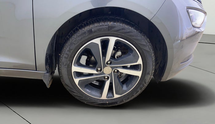 2023 Tata ALTROZ XZ PETROL, Petrol, Manual, 12,091 km, Right Front Wheel