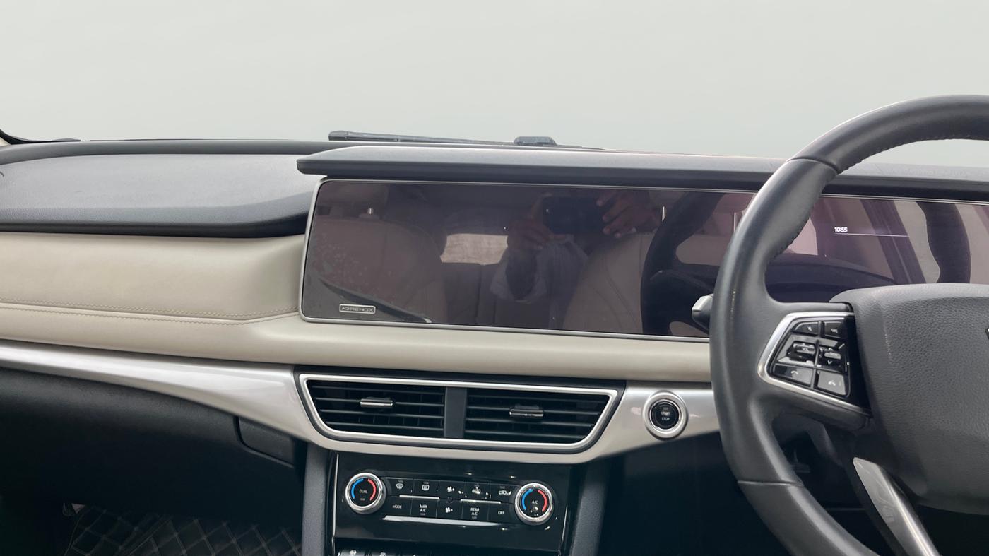 2022 Mahindra XUV700 AX 7 P AT 7 STR, Petrol, Automatic, 78,980 km, Air Conditioner