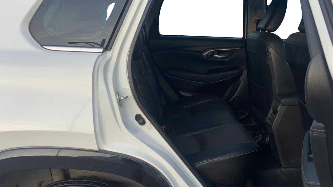2023 Maruti Grand Vitara ALPHA PLUS HYBRID ECVT, Hybrid, Automatic, 1,15,201 km, Right Side Rear Door Cabin