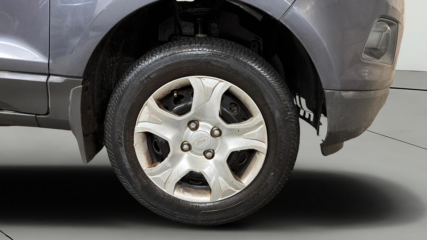 2015 Ford Ecosport TREND 1.5L PETROL, Petrol, Manual, 1,13,912 km, Right Front Wheel