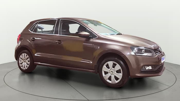 2016 Volkswagen Polo COMFORTLINE 1.2L, CNG, Manual, 1,04,720 km, Right Front Diagonal
