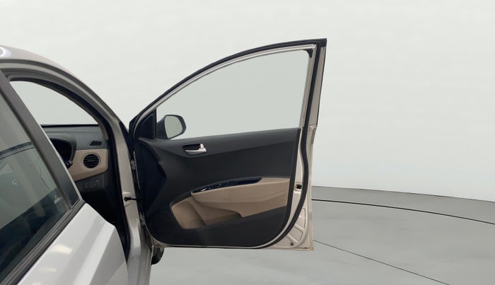 2015 Hyundai Xcent S 1.2, Petrol, Manual, 55,940 km, RHS Front Door