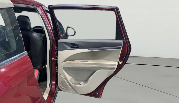 2018 Mahindra MARAZZO M2 8 STR, Diesel, Manual, 73,418 km, RHS Rear Door