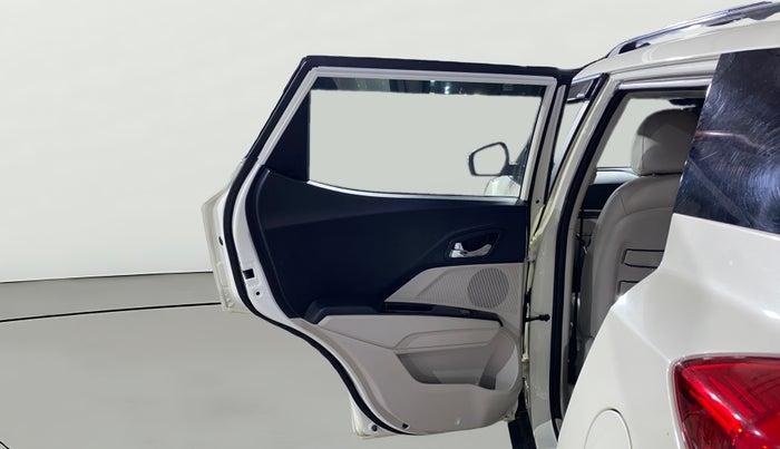 2021 Mahindra XUV300 W8 (O) 1.2 PETROL, Petrol, Manual, 8,135 km, LHS Rear Door