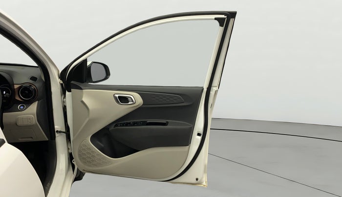 2022 Hyundai AURA SX PLUS 1.2 AMT, Petrol, Automatic, 53,946 km, RHS Front Door