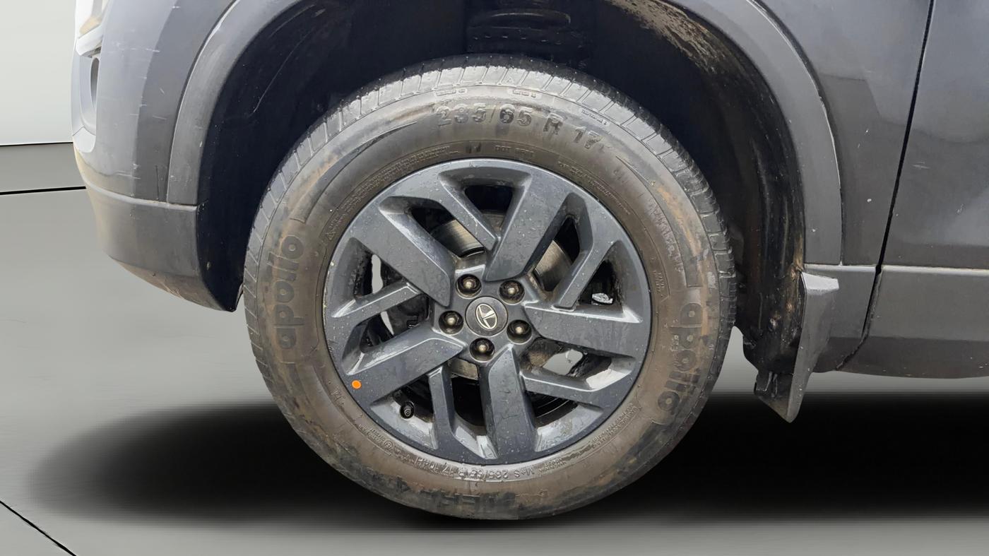 2021 Tata Harrier XTA 2.0L KRYOTEC PLUS, Diesel, Automatic, 77,422 km, Left Front Wheel