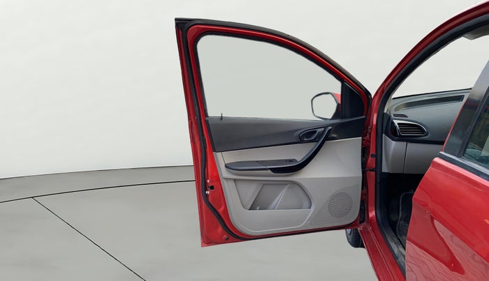 2016 Tata Tiago XT PETROL, Petrol, Manual, 82,724 km, LHS Front Door