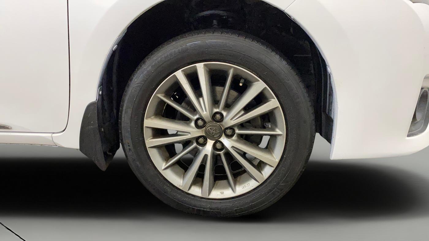 2015 Toyota Corolla Altis VL CVT PETROL, Petrol, Automatic, 1,12,439 km, Right Front Wheel