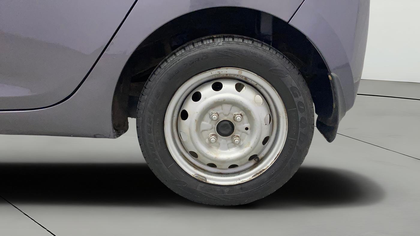 2018 Hyundai Eon ERA +, Petrol, Manual, 28,667 km, Left Rear Wheel