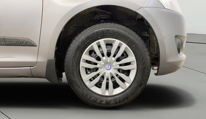 2014 Maruti Swift VXI, Petrol, Manual, 28,038 km, Right Front Wheel