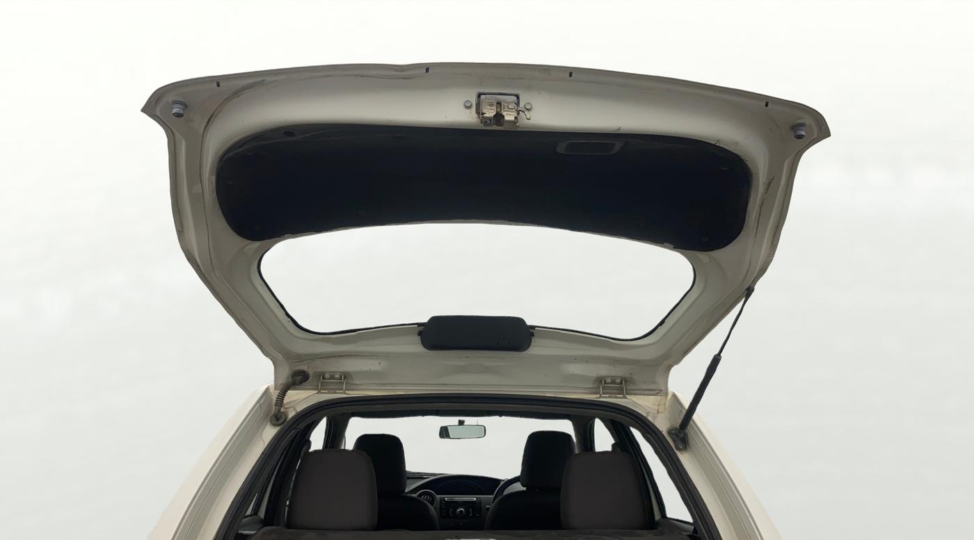 2013 Toyota Etios Liva GD, Diesel, Manual, 1,27,795 km, Boot Door Open