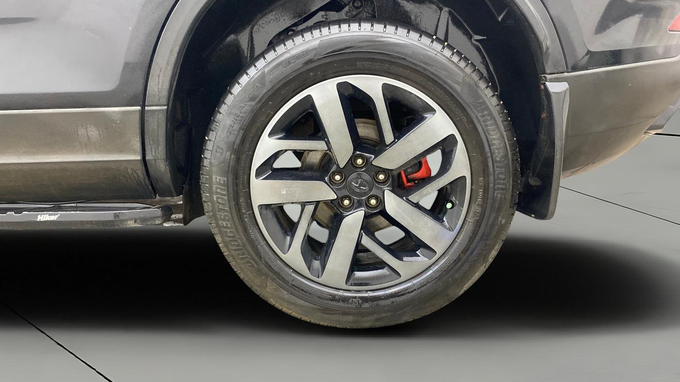 2023 Tata Safari XZA PLUS O RED DARK , Diesel, Automatic, 1,18,926 km, Left Rear Wheel