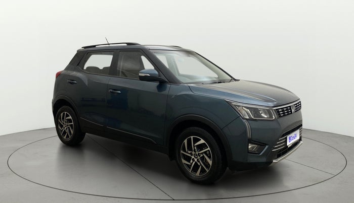 2024 Mahindra XUV300 W8 (O) 1.2 PETROL AMT, Petrol, Automatic, 15,168 km, Right Front Diagonal