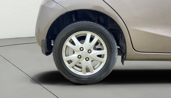 2015 Honda Brio VX AT, Petrol, Automatic, 66,331 km, Right Rear Wheel