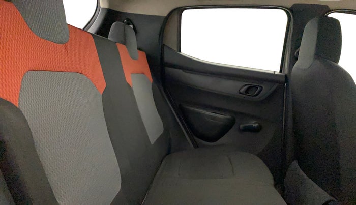 2016 Renault Kwid RXT 0.8, Petrol, Manual, 62,935 km, Right Side Rear Door Cabin