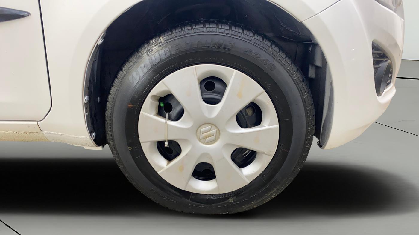 2015 Maruti Ritz VXI, Petrol, Manual, 61,787 km, Right Front Wheel