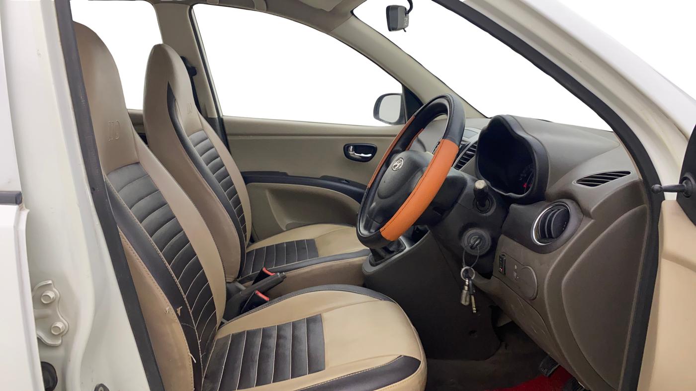 2013 Hyundai i10 MAGNA 1.1, CNG, Manual, 65,764 km, Right Side Front Door Cabin