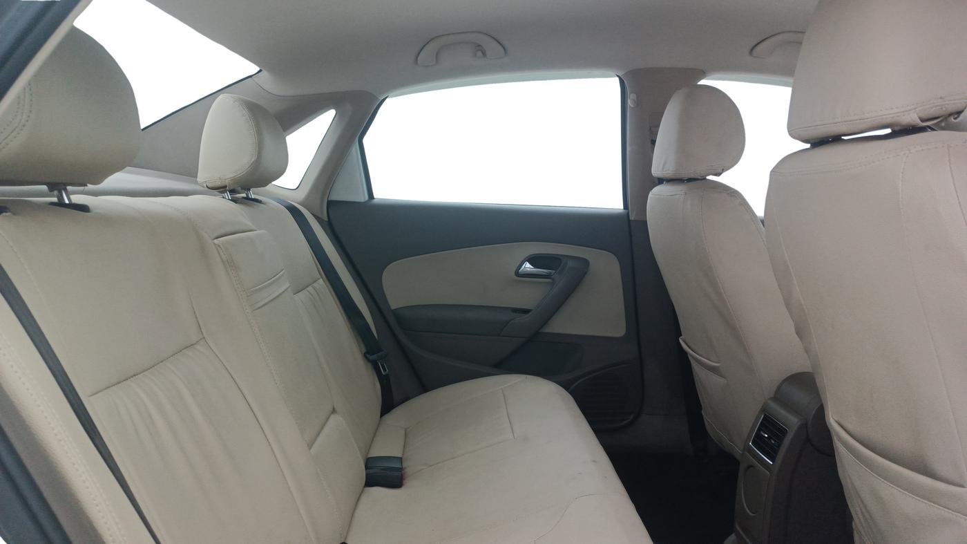 2013 Skoda Rapid AMBITION 1.6 MPI MT, Petrol, Manual, 34,801 km, Right Side Rear Door Cabin