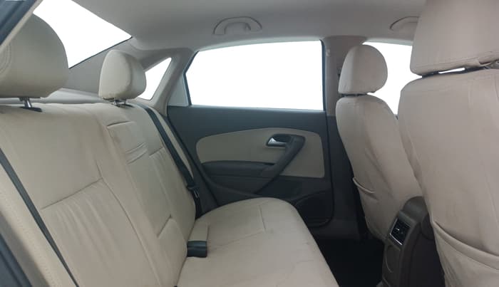 2013 Skoda Rapid AMBITION 1.6 MPI MT, Petrol, Manual, 34,801 km, Right Side Rear Door Cabin