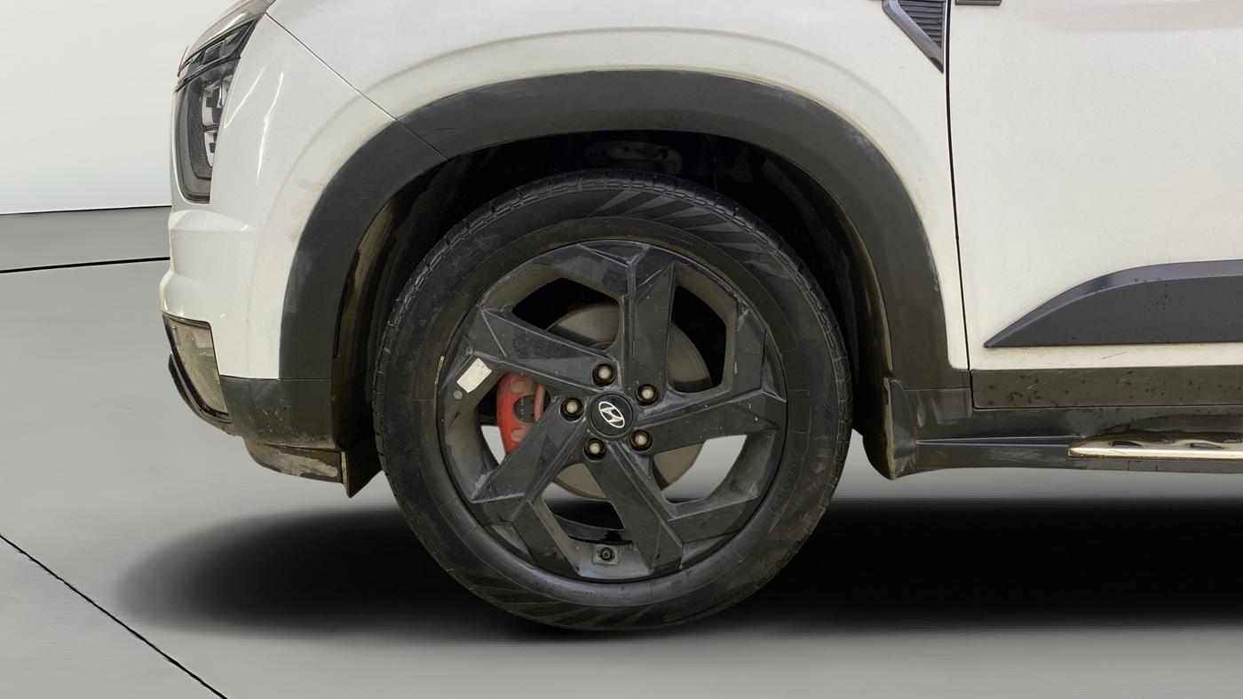 2023 Hyundai ALCAZAR  Signature (O) AE 7Str Diesel AT, Diesel, Automatic, 74,379 km, Left Front Wheel