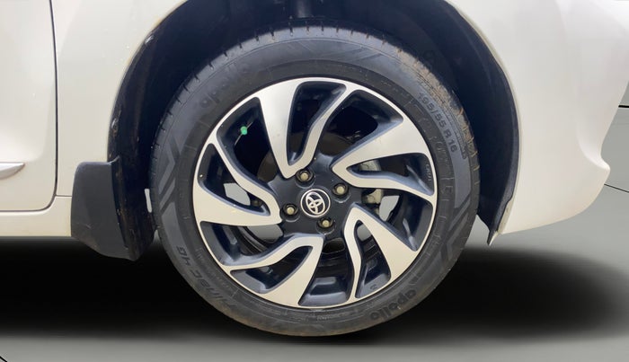 2021 Toyota Glanza V, Petrol, Manual, 74,812 km, Right Front Wheel