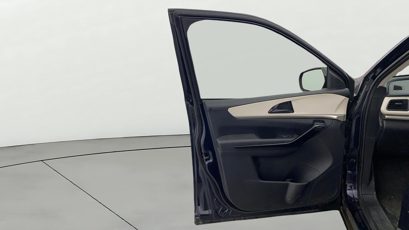 2024 Mahindra XUV700 AX 5 P AT 5 STR, Petrol, Automatic, 49,731 km, LHS Front Door