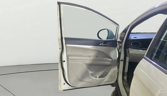 2018 Mahindra MARAZZO M6 8 STR, Diesel, Manual, 1,14,645 km, LHS Front Door