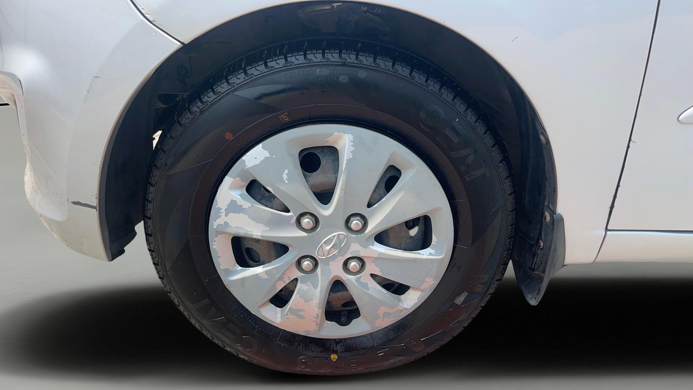 2012 Hyundai i10 MAGNA 1.2, Petrol, Manual, 79,706 km, Left Front Wheel