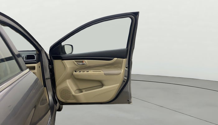 2015 Maruti Ciaz ZXI+, Petrol, Manual, 58,073 km, RHS Front Door