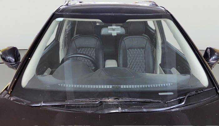 2021 Mahindra XUV300 W6 1.5 Sunroof Diesel, Diesel, Manual, 1,35,953 km, Front Windshield