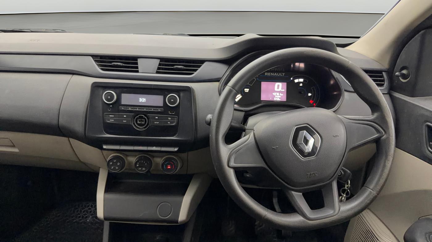 2022 Renault TRIBER RXL MT, Petrol, Manual, 43,748 km, Steering Wheel Close Up