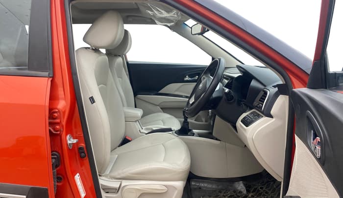 2019 Mahindra XUV300 W8 (O) 1.2 PETROL, Petrol, Manual, 1,00,168 km, Right Side Front Door Cabin