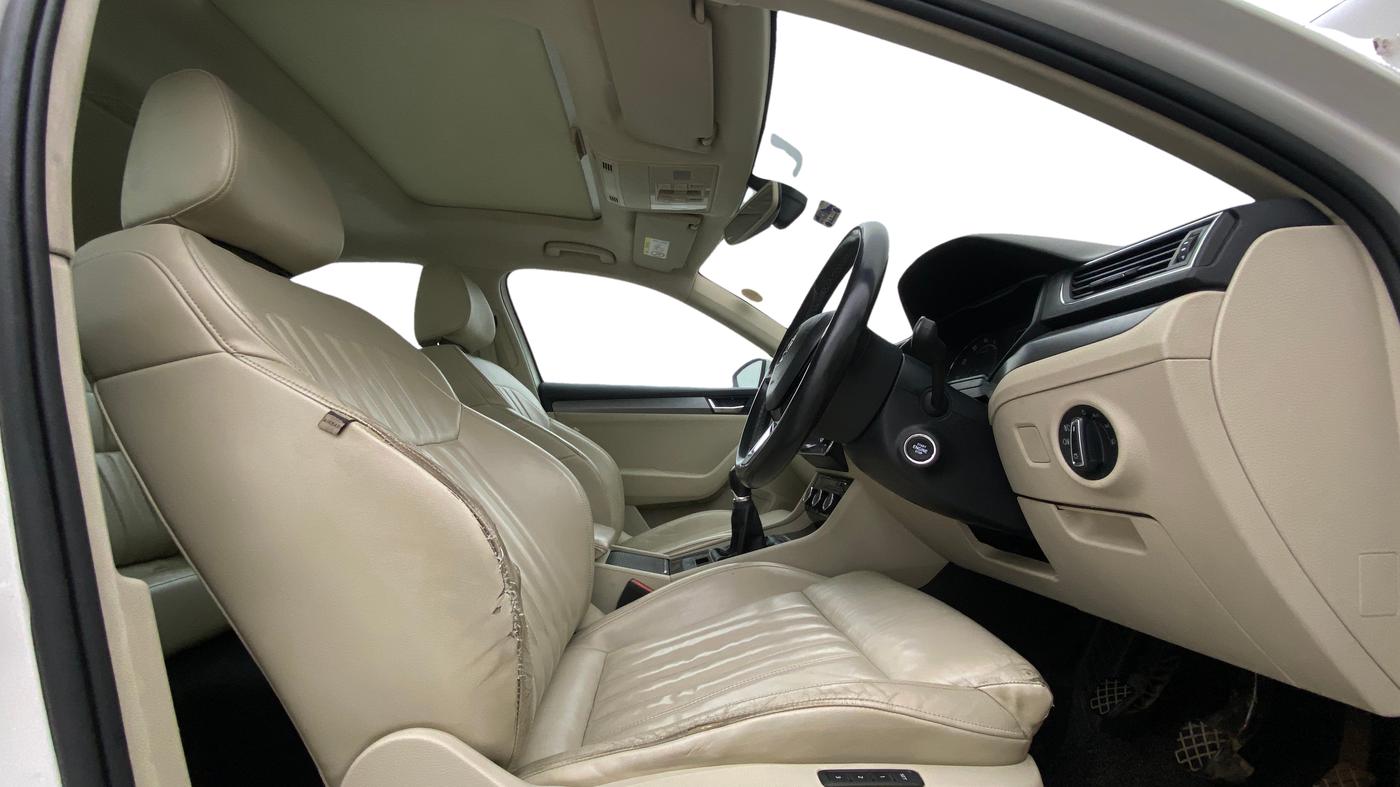 2018 Skoda Superb STYLE 1.8 TSI MT, Petrol, Manual, 86,410 km, Right Side Front Door Cabin