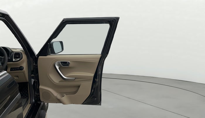 2023 Mahindra BOLERO NEO N10 R, Diesel, Manual, 44,266 km, RHS Front Door