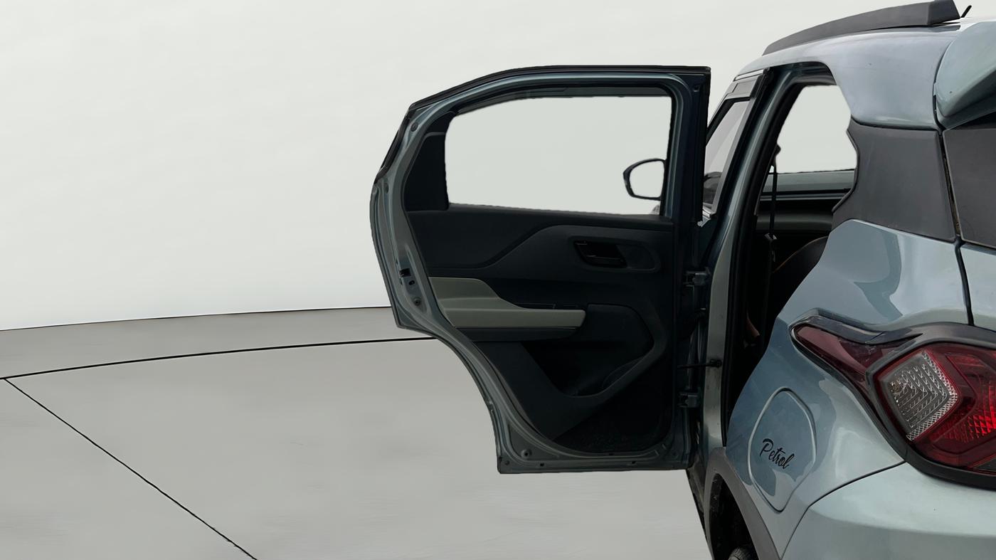 2023 Tata PUNCH ADVENTURE AMT, Petrol, Automatic, 33,617 km, LHS Rear Door