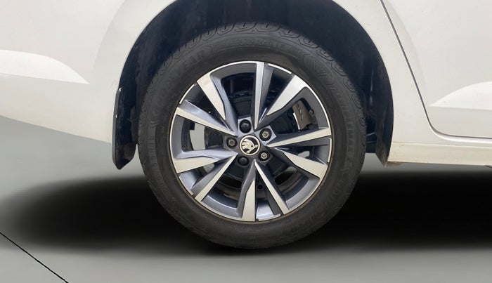 2022 Skoda SLAVIA STYLE 1.5L TSI DSG, Petrol, Automatic, 33,388 km, Right Rear Wheel